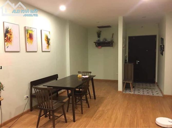 Cho thuê căn full đồ đẹp tại TSG Lotus Sài Đồng. S: 80m2. Giá: 10tr/tháng - 5