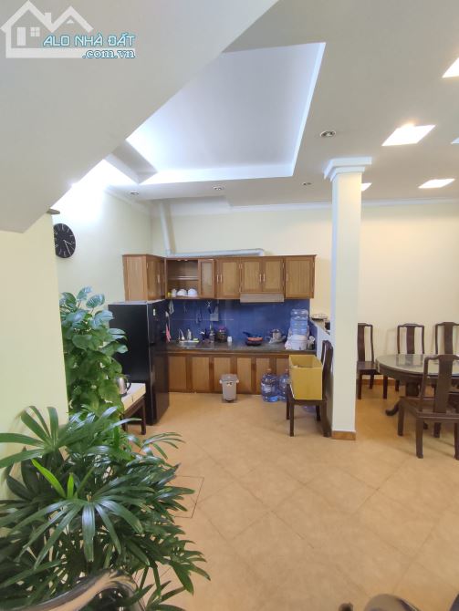 BÁN NHÀ VÕNG THỊ - GẦN TÂY HỒ - NGÕ RỘNG -  SỔ NỞ HẬU - 42M2,  5 T, MT 6M, 8.65 TỶ - 3