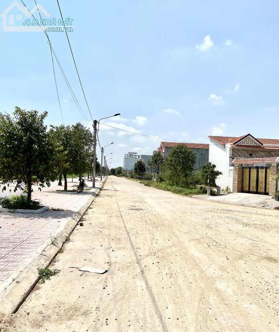 BÁN LÔ 200M2 VIEW SÔNG - HƯỚNG ĐÔNG NAM - TRUNG TÂM PHƯỜNG ĐẬP ĐÁ - THỊ XÃ AN NHƠN