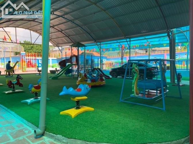 BÁN TRƯỞNG MẦM NON ĐANG HOẠT ĐỘNG ,DT 1700M2 MT ĐƯỜNG LIÊN HUYỆN DĨ AN  BINH DƯONG, DT - 1