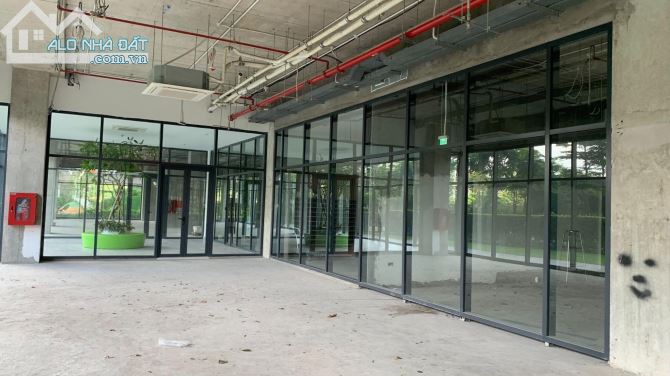bán tòa nhà 1,800m2 sàn- mt hoàng sa, q1. dt: 20x18. 1 hầm+8 tầng. 110 tỷ - 2