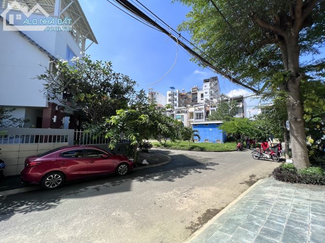 Bán nhà mới 1 trệt 2 làu khu Nam Long Phú Thuận Quận 7: DT:  6 x16m,giá 17 tỷ.