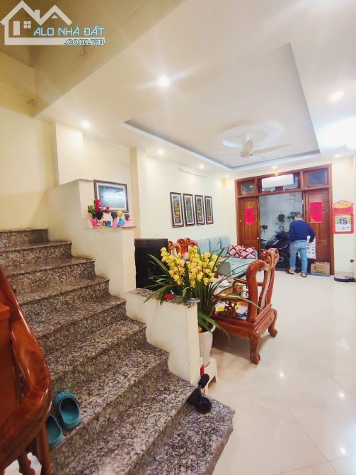 BÁN NHÀ PHỐ LÊ LAI HÀ ĐÔNG-NGÕ RỘNG -VỊ TRÍ ĐẮC ĐỊA-NHÀ RỘNG THOÁNG SÁNG-DT:48M2-GIÁ: 8,5 - 1