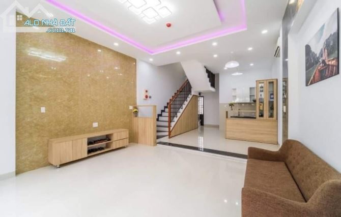 Chủ Đi Mỹ Có Việc Nên Cần Chuyển Nhượng Lại Khách Sạn Khu vực kinh doanh sầm uất gần biển - 2