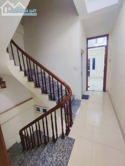 BÁN NHÀ PHỐ LÊ LAI HÀ ĐÔNG-NGÕ RỘNG -VỊ TRÍ ĐẮC ĐỊA-NHÀ RỘNG THOÁNG SÁNG-DT:48M2-GIÁ: 8,5 - 3