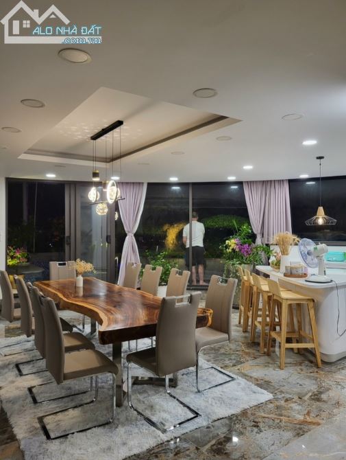 cho thuê penhouse Gateway 3PN full nội thất sân vườn rộng 238m2 - 3