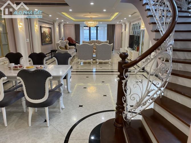 Bán toà nhà VIp mặt phố Tôn Đức Thắng - Đống Đa, 164m2, 10 tầng, mt 7m - 80 tỷ - 3