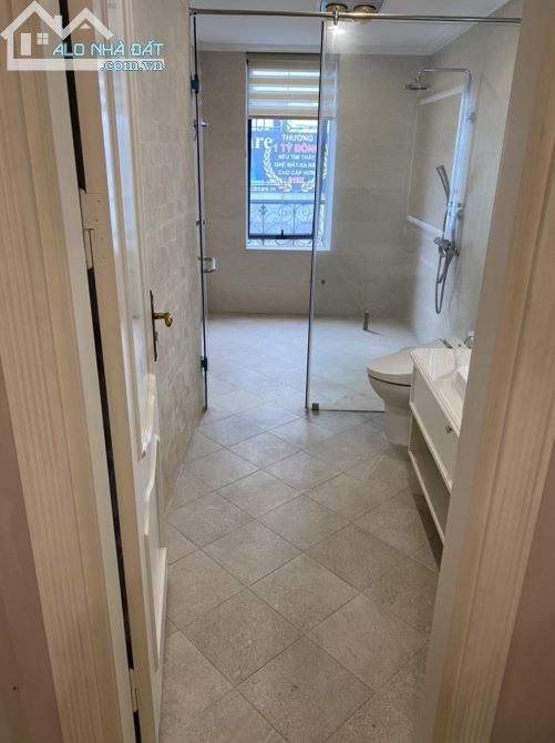 Bán toà nhà VIp mặt phố Tôn Đức Thắng - Đống Đa, 164m2, 10 tầng, mt 7m - 80 tỷ - 5