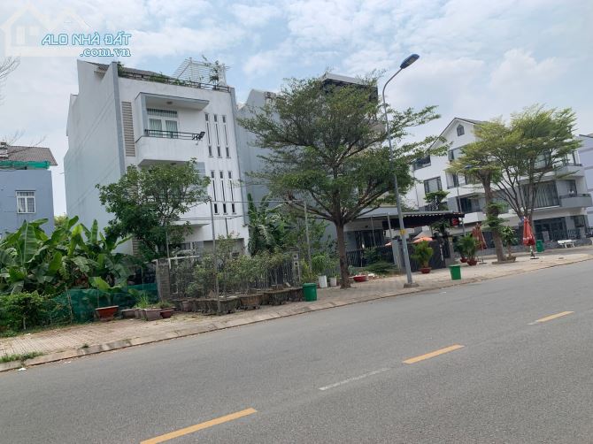 Bán gấp lô đất MT đường số 12 KDC Khang Điền intresco - 2