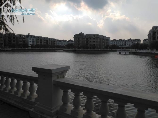 BÁN BIỆT THỰ  LAI XÁ,  LÔ GÓC , Ô TÔ TRÁNH, SÂN VƯỜN Ở RẤT SƯỚNG  144M2, GIÁ 28 TỶ - 3