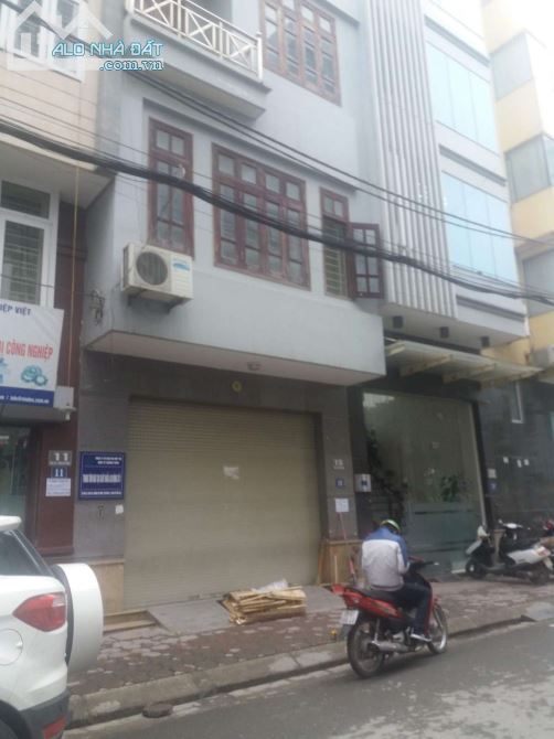Nhà ngõ 100 Hoàng Quốc Việt - Diện tích 60m2 x 5T, có đủ Điều Hòa, đường rộng ô tô - 1