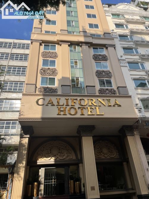 Bán khách sạn 4* Hotel Califonia  (11,7m × 30,5m ) 750 tỷ 1 hầm 14 tầng 110 Phòng 356,85 ㎡