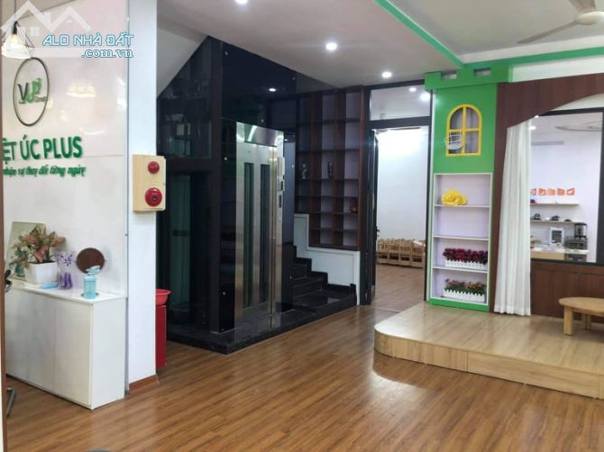BÁN TÒA 7T BIỆT THỰ GOLDMARK - DÒNG TIỀN 250TR/THÁNG - VỈA HÈ 6M, KD ĐẲNG CẤP, 206M, MT25