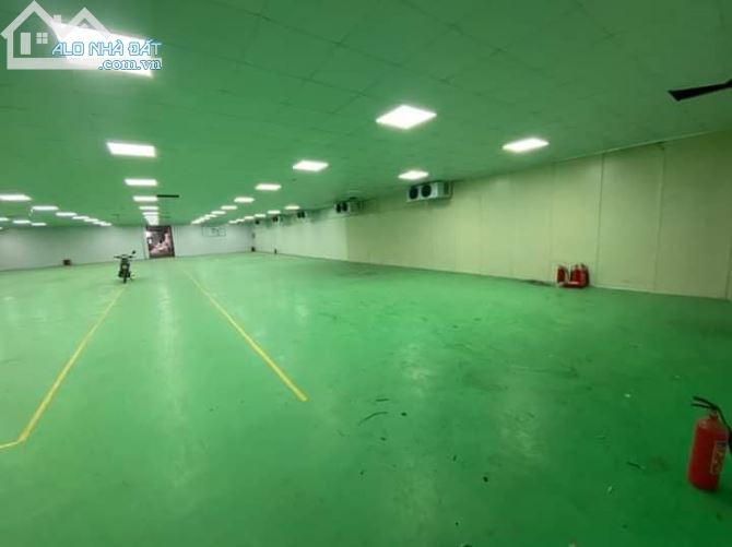 Cho thuê 8000m2 kho xưởng Nằm trên đường QL17. KCN Gia Bình, TT. Gia Bình, Bắc Ninh.