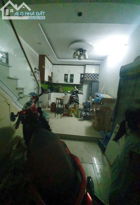 Bán nhà La Thành, Đống Đa 30m2, 4 tầng, mặt tiền 3.9m, chỉ 2.9 tỷ