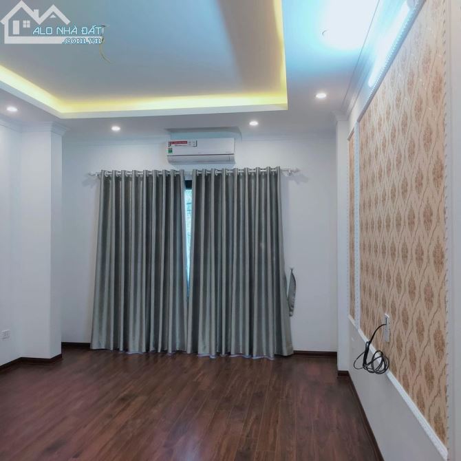 Cho thuê nhà ngõ 6 Mạc Thái Tổ, Cầu Giấy. DT 63m2, xây dựng 4.5 tầng. Giá 24 tr/thg - 3