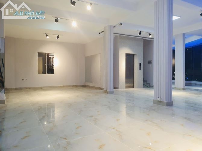 Bán biệt thự mặt tiền đường số khu Thảo Điền quận 2 - DT 12*20 - 3 tầng HĐT 70tr giá 27 tỷ - 5