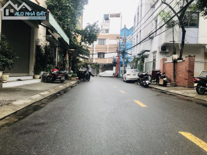 BÁN NHÀ MẶT TIỀN HẢI HỒ - Q. HẢI CHÂU - MT: 8M, NỞ HẬU - KHU VỰC KINH DOANH SẦM UẤT - 3 T