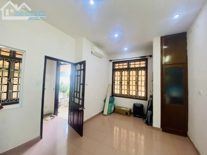 BÁN NHÀ MẶT TIỀN HẢI HỒ - Q. HẢI CHÂU - MT: 8M, NỞ HẬU - KHU VỰC KINH DOANH SẦM UẤT - 3 T - 2