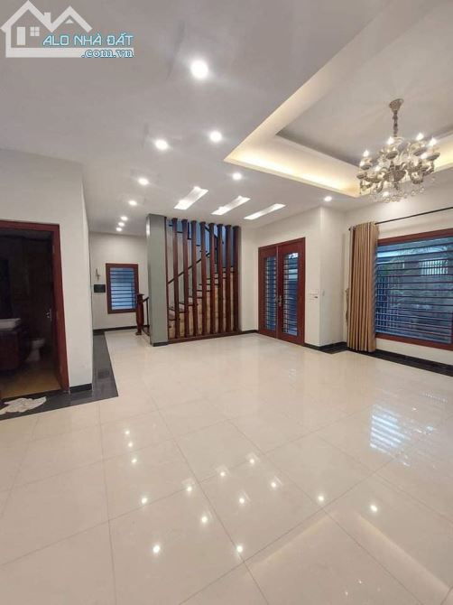 Bán biệt Vườn Đào khu D3 diện tích 252m2 x 5 tầng mặt đường Võ Chí Công giá 150 tỷ - 1