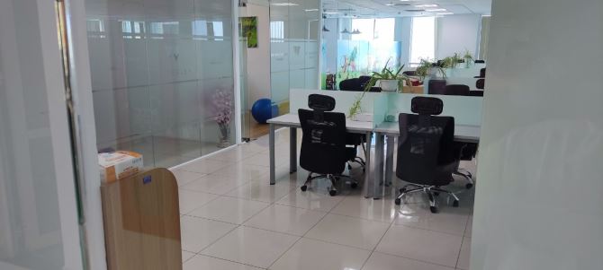 Còn nguyên sàn duy nhất ~ 300m2 có sẵn fitout MT CMT8 - tòa nhà bự + bãi xe ô tô bên cạnh - 3