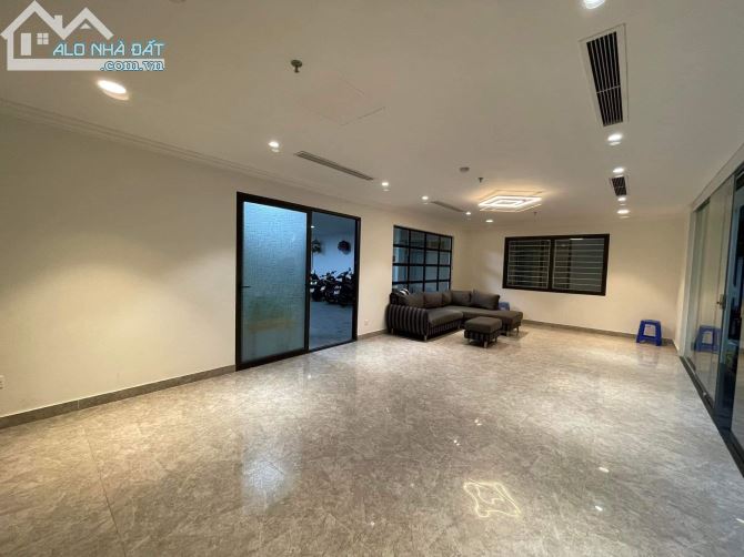 Siêu Hiếm!! Bán nhà phố Đặng Thai Mai Apartment - 120m2x 8 x MT 10m - Giá 29 tỷ