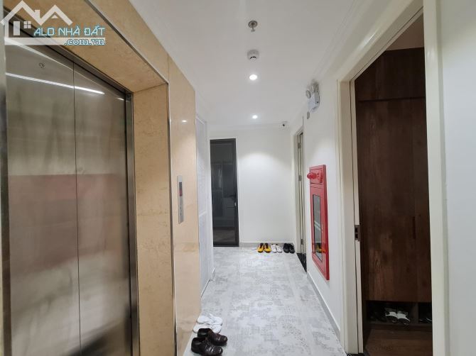 Siêu Hiếm!! Bán nhà phố Đặng Thai Mai Apartment - 120m2x 8 x MT 10m - Giá 29 tỷ - 2