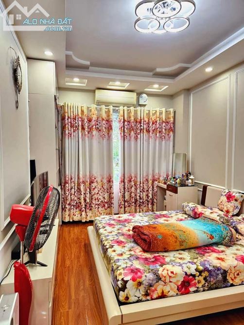 Bán nhà 5 tầng mặt Ngõ 62 cách mặt phố Đại La 15m, Sổ đỏ vuông vắn Mt 4m, Giá 4,4 tỷ - 4