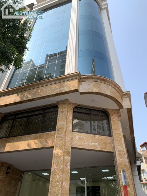 Cho thuê tòa nhà mặt phố Trung Kính Lớn . DT :  95 M * 6 Tầng + 1  Hầm. Lô Góc. Thông sàn.
