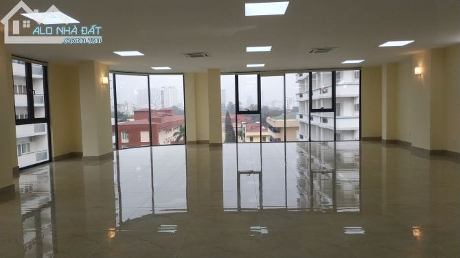 Cho thuê tòa nhà mặt phố Trung Kính Lớn . DT :  95 M * 6 Tầng + 1  Hầm. Lô Góc. Thông sàn. - 2