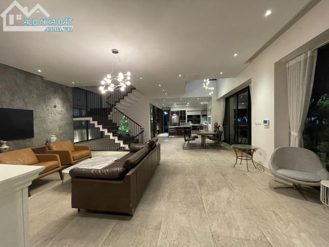 bán gấp biệt thự long biên 260 m2  view sông giá 56 tỷ - 2