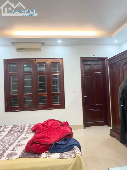 Gara,  Kinh Doanh, Phố Hoàng Quốc Việt 55m2 Mt 4.7 m Giá 10.5 tỷ - 1