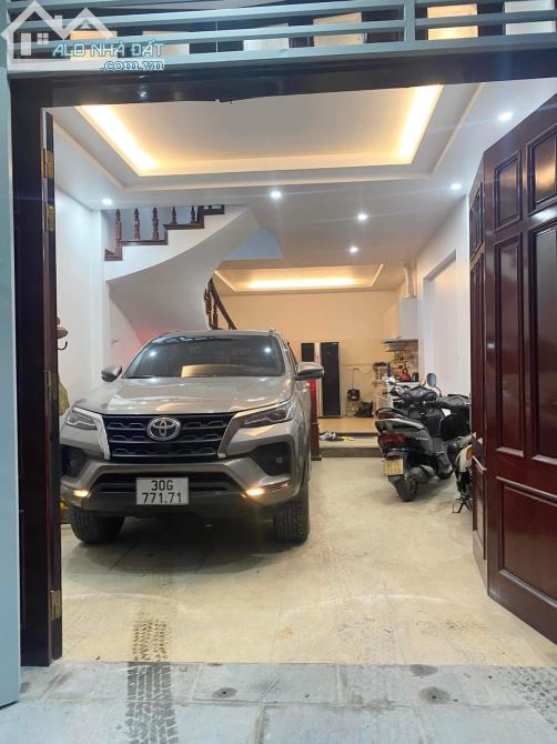 Gara,  Kinh Doanh, Phố Hoàng Quốc Việt 55m2 Mt 4.7 m Giá 10.5 tỷ - 2