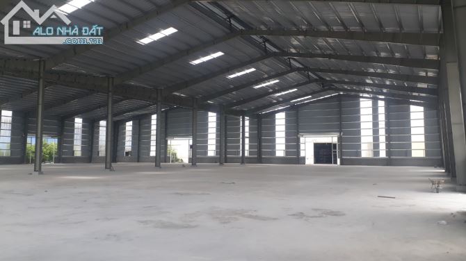 Cho thuê 3000m2 và 7000m2 tại ngay QL3 , Đông Anh. kho xưởng mới nhận được ngay