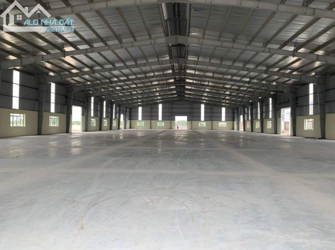 Cho thuê 1000m2 , 2000m2 và 5000m2 tại ngay QL3, Đông Anh . Hóa đơn đầy đủ