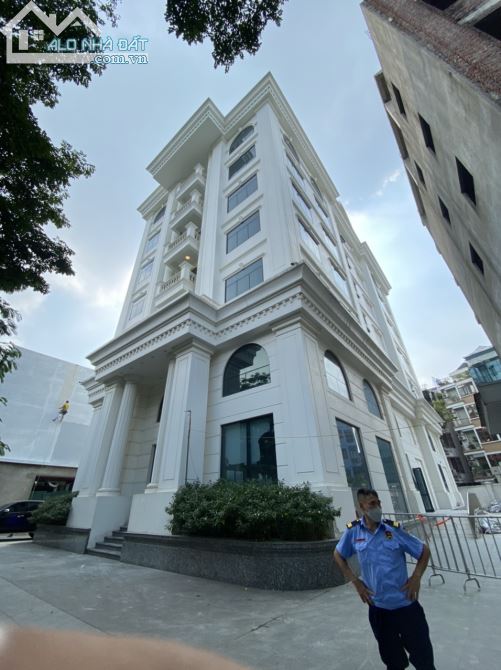 Cho thuê MBKD phố Nguyễn Hữu Huân 147m2 x 2T, MT 8.6m. Nhà mới-Khu vực kinh doanh sầm uất