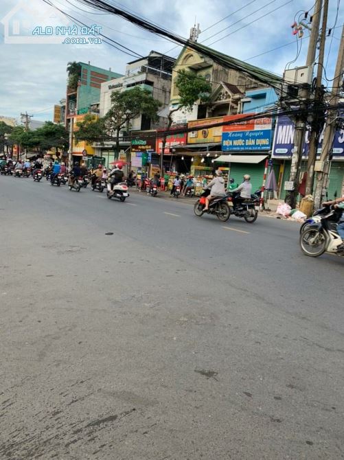 BÁN MẶT TIỀN NGUYỄN TRÃI KINH DOANH BUÔN BÁN ĐA NGÀNH NGHỀ, DT 246M2 NGANG 8M GIÁ 17M.2TI