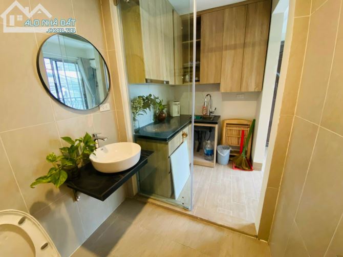 Chung cư mini Minh Khai 102m2, cách phố 1 nhà, 90 triệu/tháng, giá 23.5 tỷ