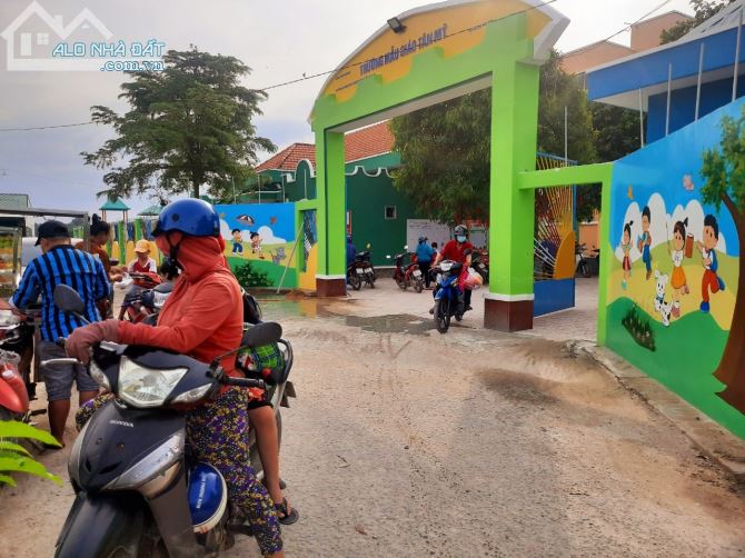 1000m đất đối diện trường mẫu giáo Tân Mỹ chỉ còn giá 3.7 tỷ - 1