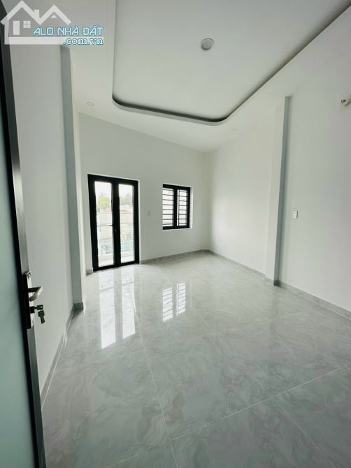 Bán  nhà P.Tân Tiến gần GX Bình Hải 3,25 tỷ 1 trệt 1 lầu 3 phòng ngủ SHR ô tô trong nhà - 1