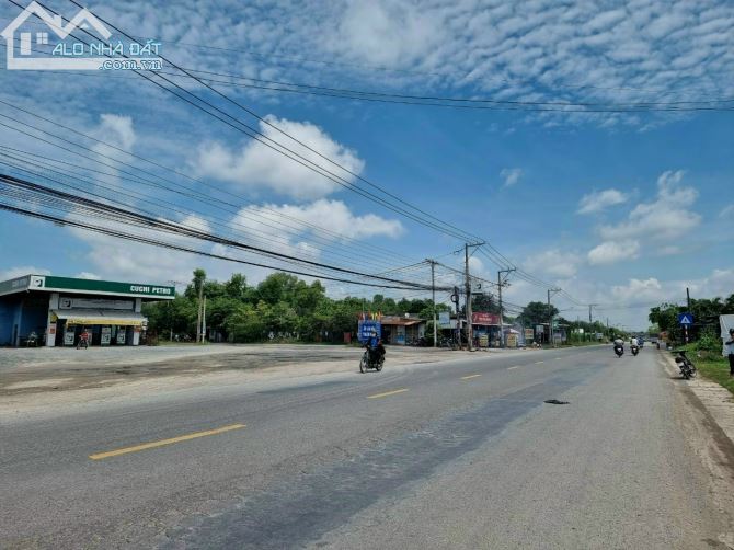 Bán nền đất 3.7 mẫu (37.360m2) Mặt Tiền Quốc Lộ N2, Thạnh Hóa, Long An giá chỉ có 39 tỷ - 3