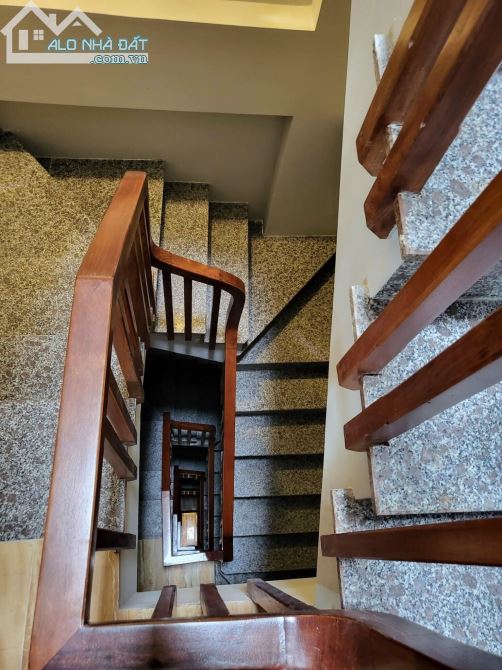 Bán tòa nhà phố Nguyên Hồng, Đống Đa, lô góc, kinh doanh đỉnh, ô tô tránh, giá 38 tỷ - 5