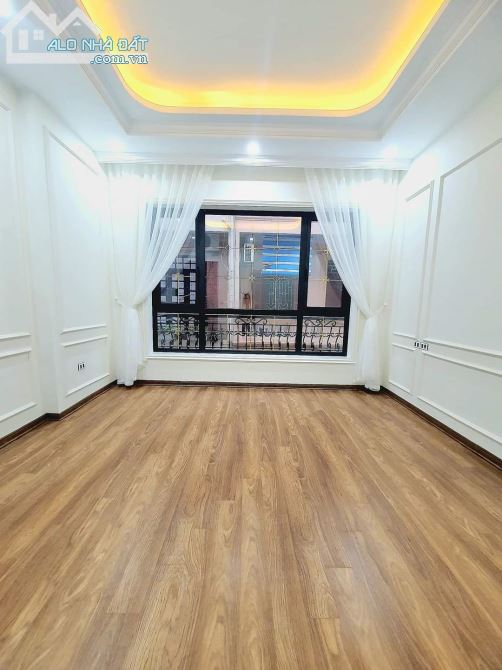 Mậu Lương 40m mt6m 5 tầng thang máy gần phố, ngõ to, di chuyển thuận tiện - 2