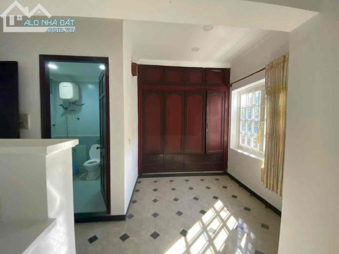 BIỆT THỰ 8MX15M 1 TRỆT 2 LẦU GARAGE XE HƠI MT ĐƯỜNG KHU BÊN SÔNG GIGAMALL - 2