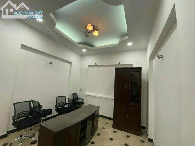 BIỆT THỰ 8MX15M 1 TRỆT 2 LẦU GARAGE XE HƠI MT ĐƯỜNG KHU BÊN SÔNG GIGAMALL - 3