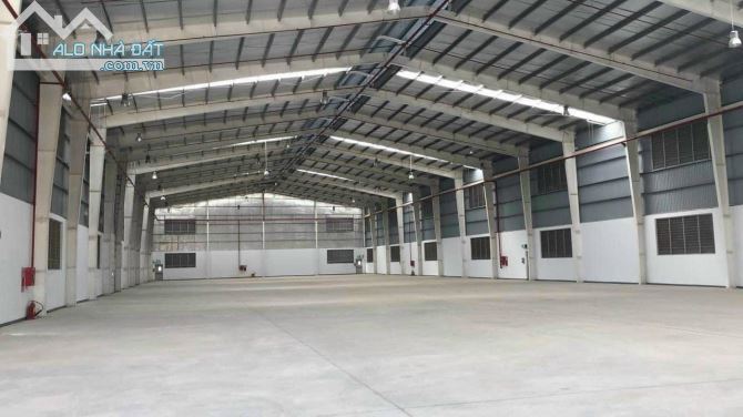 Cần cho thuê 1600m2 nhà xưởng mới tại Yên Viên