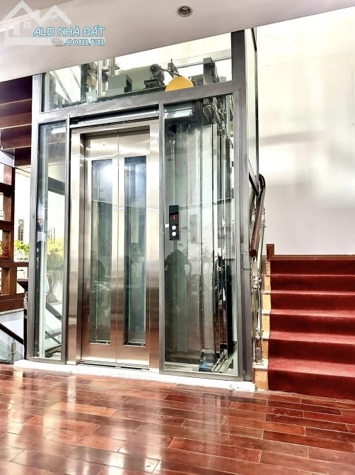 BÁN NHÀ BT NGUYỄN V HƯỞNG THẢO ĐIỀN, 222 M2, NỞ HẬU , 2 LẦU SÂN VƯỜN CHỈ 35 TỶ