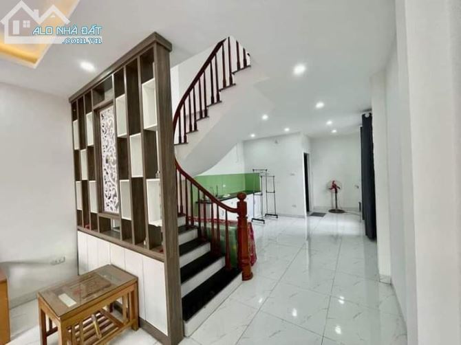 Siêu phẩm! Nhà mặt ngõ 48m2, lô góc- view hồ đẹp, ô tô đỗ cửa, có 1 0 2 - 2
