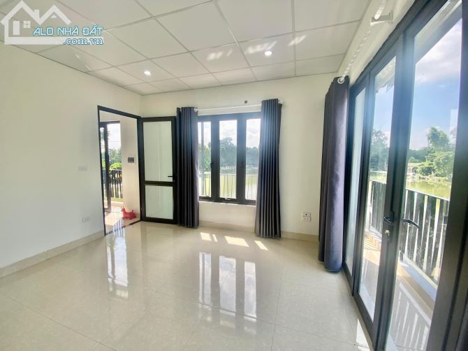 Siêu phẩm! Nhà mặt ngõ 48m2, lô góc- view hồ đẹp, ô tô đỗ cửa, có 1 0 2 - 3