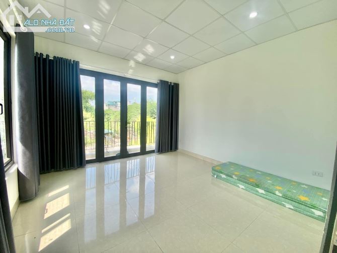 Siêu phẩm! Nhà mặt ngõ 48m2, lô góc- view hồ đẹp, ô tô đỗ cửa, có 1 0 2 - 4